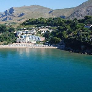 Summit Hotel